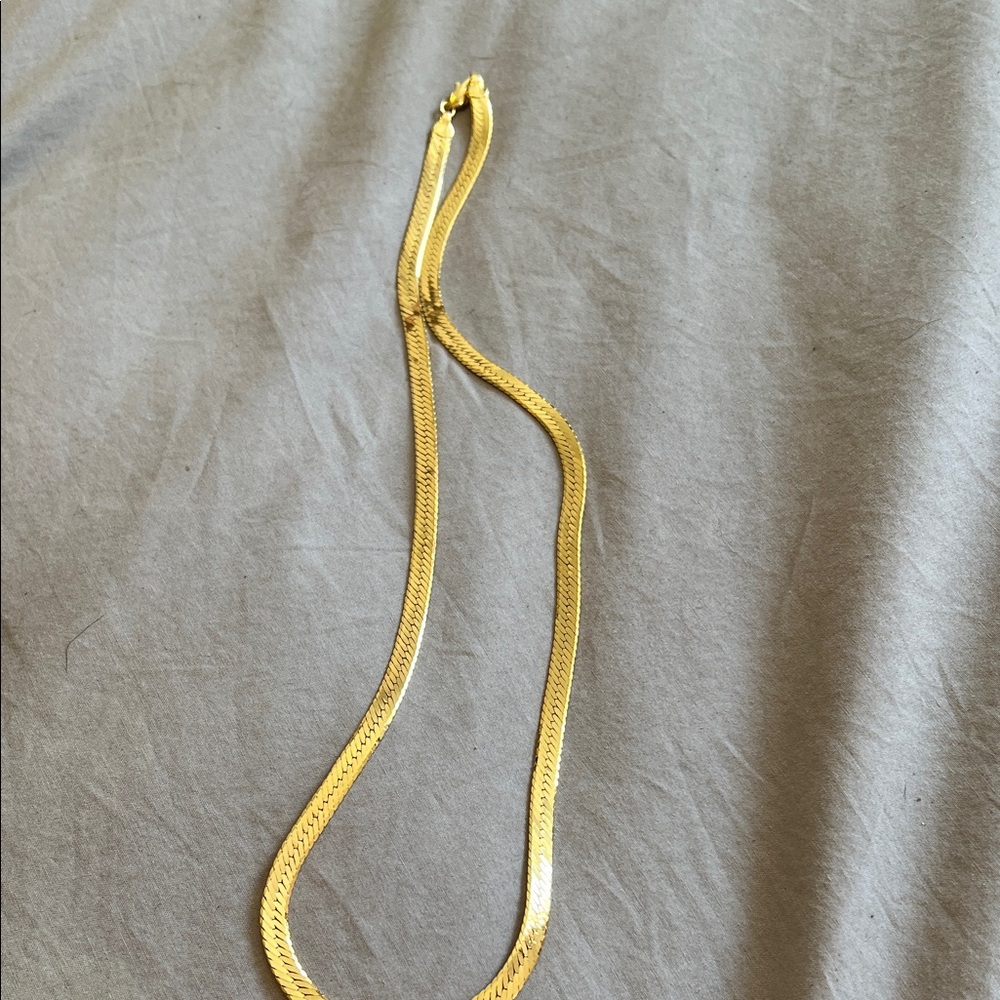 Elegant Gold Necklace